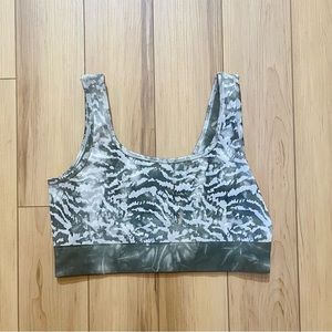 Fabletics Cameron Seamless Sports Bra Size L Green Tiger Tie Dye Low Impact
